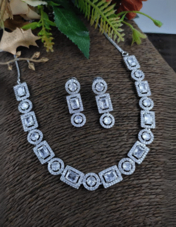 Luxurious  Diamond Necklace Set
